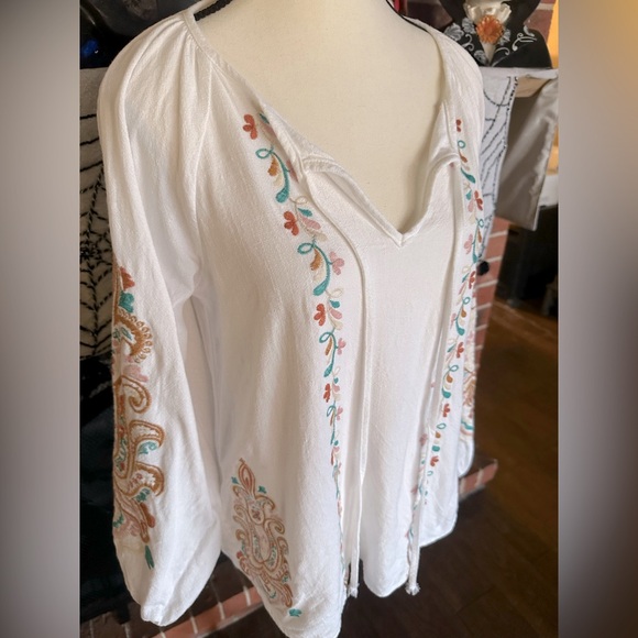 Savanna Jane White Blouse with Colorful Embroidery - Picture 2 of 8